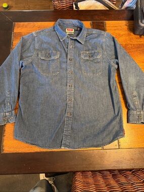Wrangler denim shirt size large EUC